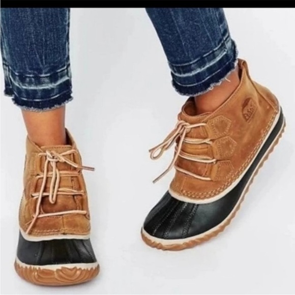 Sorel Shoes - Sorel Tan and Black Winter Boots